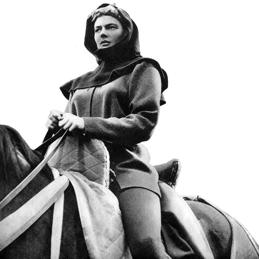 Sainte Ingrid, son armure et son fier palefroi... ou «Joan of Arc» telle qu’elle apparaîtra aux Anglois étonnés et aux Américains ravis. (Tournage du film sur Jeanne d’Arc avec Ingrid Bergman, Cinévie du 13 janvier 1948)